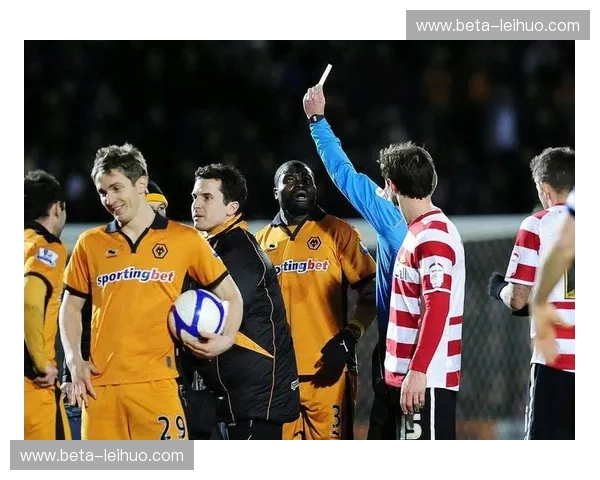 西班牙人防守端纪律性问题，红牌停赛影响阵容完整性